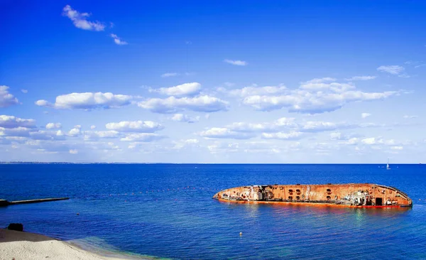 Delfi tankeri, Odessa sahilinde battı.