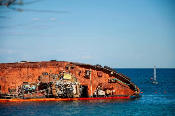 Delfi tankeri, Odessa sahilinde battı.