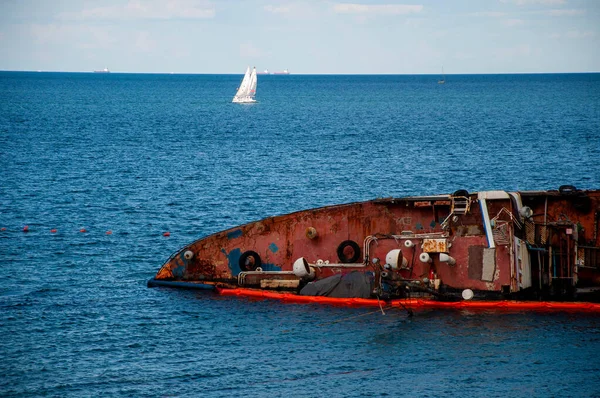 Delfi tankeri, Odessa sahilinde battı.