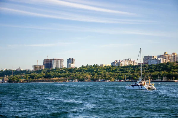 Deniz. Odessa şehrinin manzarası. Güzel manzara