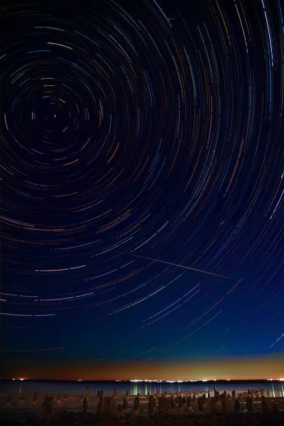 Yıldız geçidi. Yıldızlı gece gökyüzü.