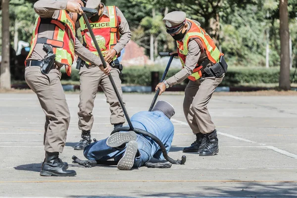 Policie Pomohla Chytit Viníky Zamknout Pouta Zatčen — Stock fotografie