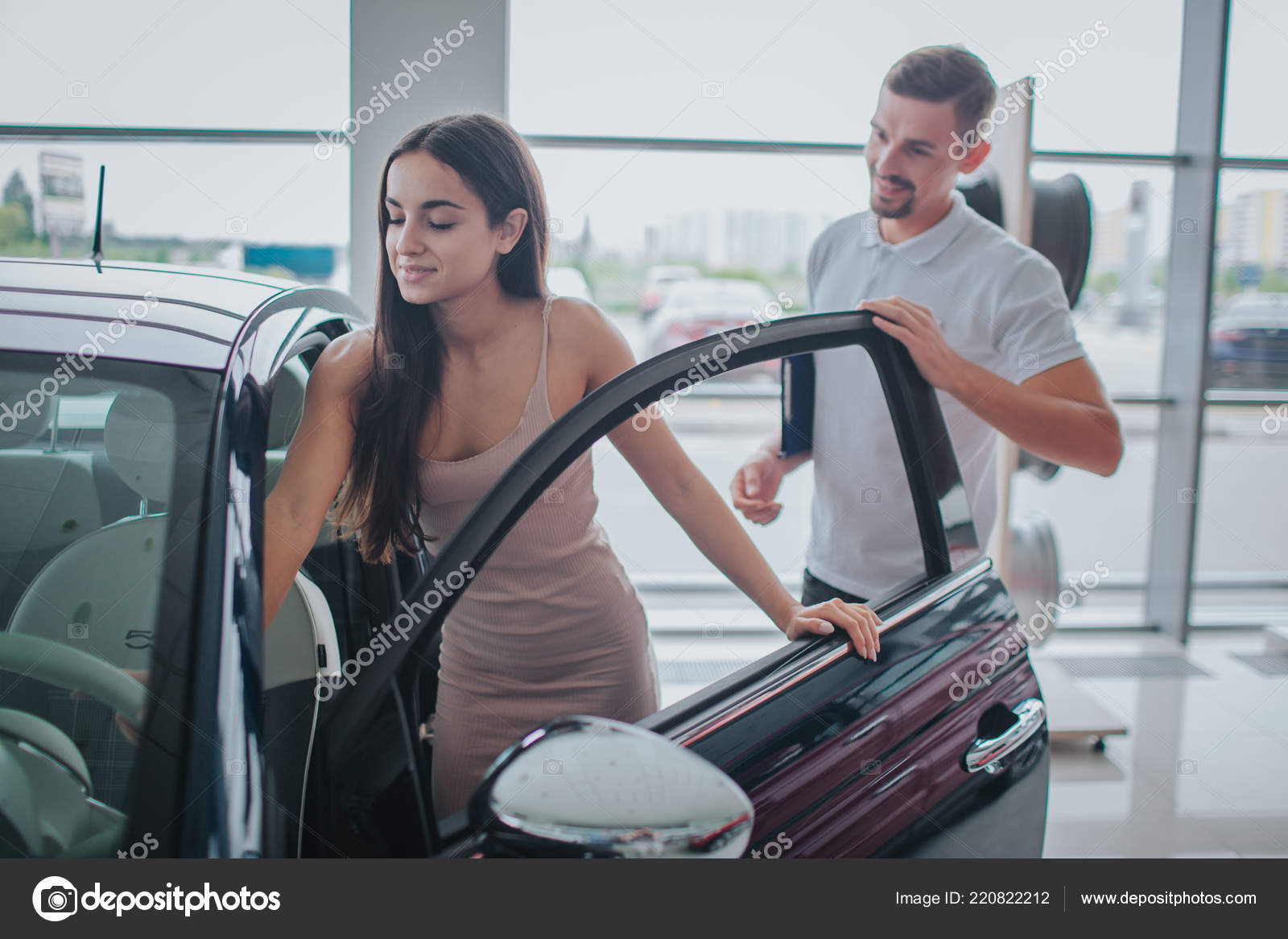 Трогают девушку в транспорте i Трогают девушку в транспорте i