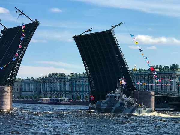 Petersburg Russia Bridging Ship Passage — Stock Photo, Image