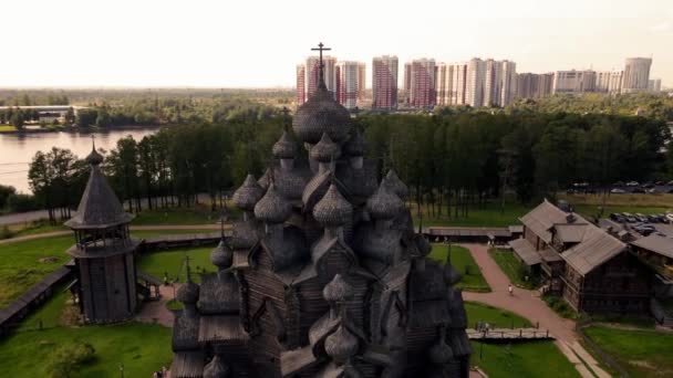 Luchtfoto van Trinity Cathedral Orthodox church, St. Petersburg, Rusland — Stockvideo