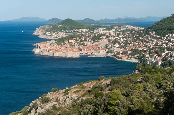 Antiguo Muelle Dubrovnik Con Montañas Mar Circundantes Día Soleado — Foto de Stock