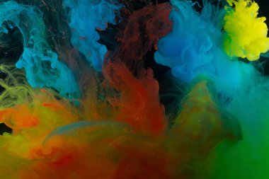 Siyah bir arka plan stüdyo ışık çok renkli soyutlama