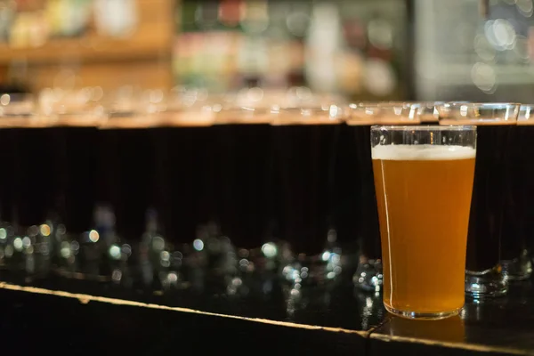 Una Fiesta Pub Bar Club Restaurante Vasos Cerveza Con Cerveza — Foto de Stock
