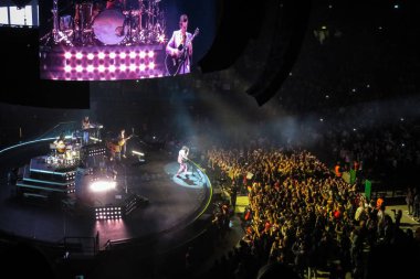 Milano, İtalya - 2 Nisan 2018. İngiliz pop şarkıcısı Harry Styles, Assago, Milano'daki Mediolanum Forum'da canlı konser verdi. (Fotoğraf kredi: Alfio Finocchiaro fotoğraf)