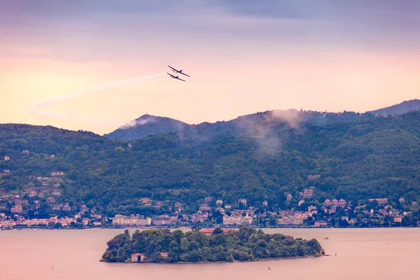 Vue Panoramique Isola Madre Avec Spectacle Voltige Arrière Plan Lac — Photo