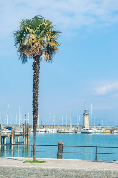 Muelle Desenzano Lago Garda Día Soleado Brescia Lombardía Italia — Foto de Stock