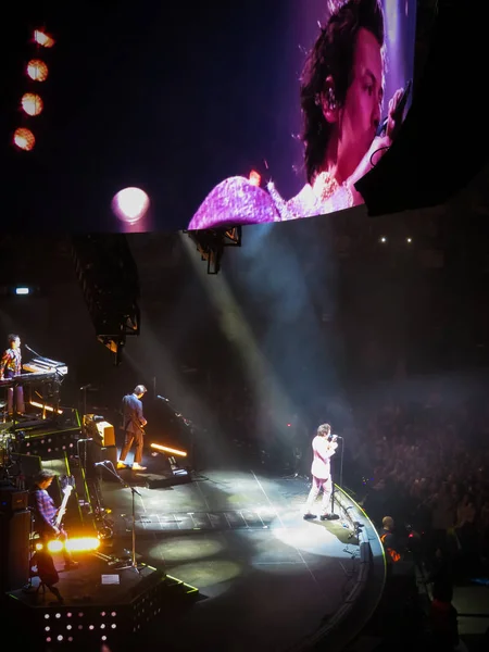 Milano Italia Aprilie 2018 Cântărețul Englez Harry Styles Susține Concert — Fotografie, imagine de stoc