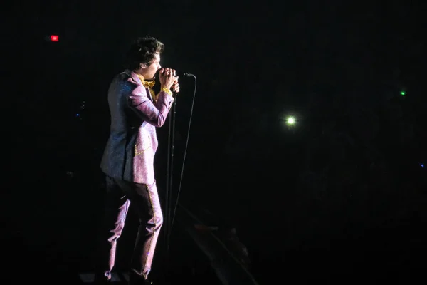 Milan Italy April 2018 English Pop Singer Harry Styles Performs — Stock Photo, Image