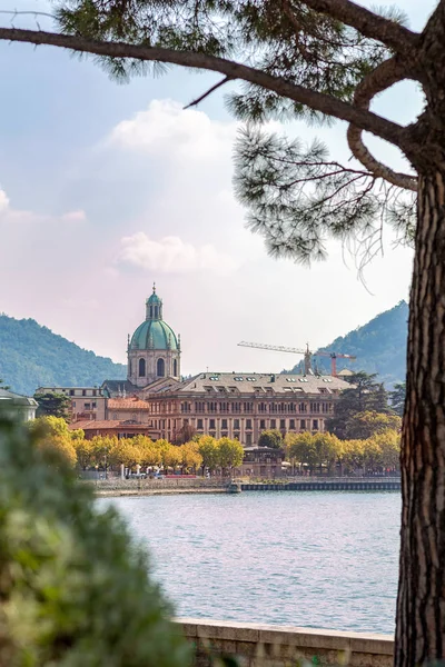 Die Kathedrale Von Como Und Ihre Kuppel Eingerahmt Zwischen See — Stockfoto