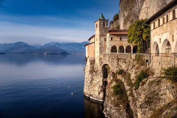 Ermitage Santa Caterina Del Sasso Xiii Siècle Lac Majeur Lombardie — Photo