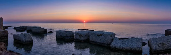 Prachtig Panoramisch Uitzicht Ondergaande Zon Middellandse Zee Sicilië Grote Rotsen — Stockfoto