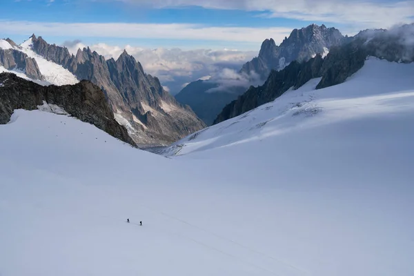 Par Montañistas Unieron Para Descender Glaciar Monte Blanc Courmayeur Italia —  Fotos de Stock