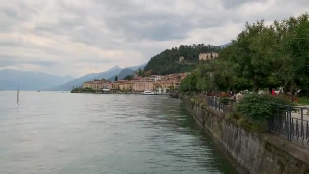 Zmierzch Nad Jeziorem Como Bellagio Piękne Alpejskie Jezioro Skąpane Złotym — Wideo stockowe