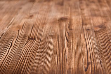 Mutfak tezgahı olarak daha fazla kullanmak için yapay olarak yaşlı ve yanmış odun yapısı