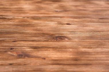 Mutfak tezgahı olarak daha fazla kullanmak için yapay olarak yaşlı ve yanmış odun yapısı