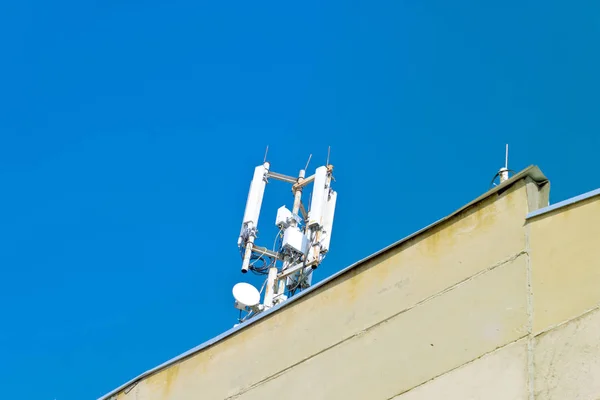 Technologia Szczycie Wieży Gsm Telekomunikacja Miejsca Kopii Telefon Komórkowy Anteny — Zdjęcie stockowe