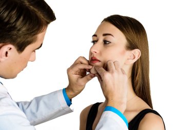 Plastik cerrah incelenmesi. Plasti çene. Mentoplasty. Plastik alt çene. 