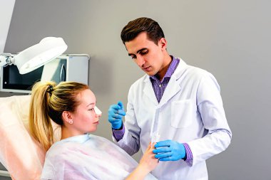 Burun estetiği yaptırması gerekecek..