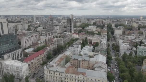 St Volodymyr's Cathedral in the centre of Kiev, Ukraine. Aerial footage 4k, 60 fps, drone, f-log, summer — Stock Video