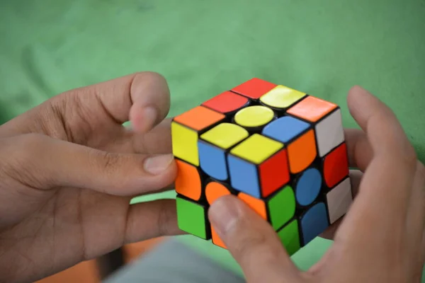 Cubo Rubik Durante Concurso Madrid España Cubo Rubik Inventado Por — Foto de Stock