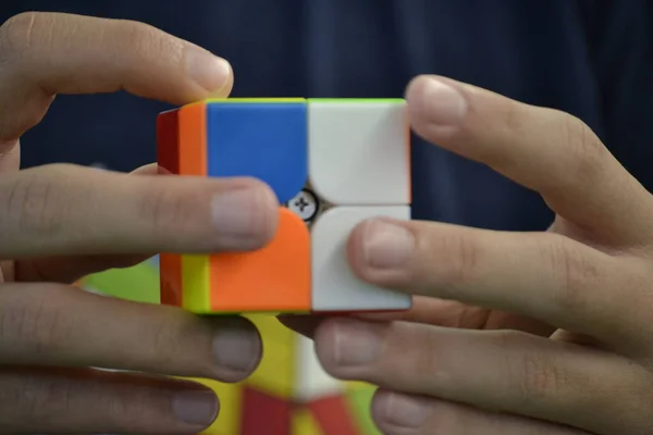 Cubo Rubik Durante Uma Competição Madrid Espanha Cubo Rubik Inventado — Fotografia de Stock