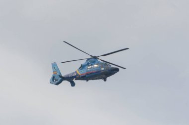 Madrid ve İspanya sokaklarında 12 Ekim 'de gerçekleşen hava yürüyüşü sergisi. Uçaklar, uçaklar ve helikopterlerle..