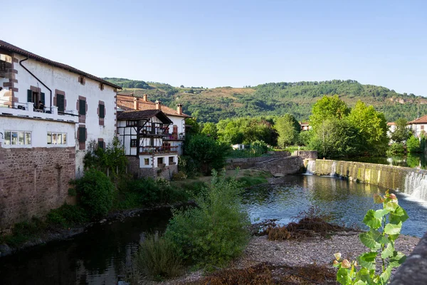 나바라에 엘리손도 Elizondo Baztn River Elizondo 나바라의 커뮤니티에 마을로 스페인의 — 스톡 사진