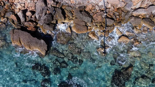 Flygfoto Över Den Steniga Kusten Mallorca Med Vågor Från Medelhavet — Stockfoto