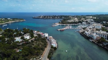 İspanya 'nın Balearic Adaları, Mallorca adasındaki Portopetro köyünün hava manzarası
