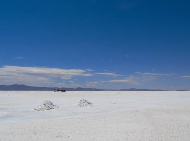 Bolivya 'daki Uyuni Salt Flat' te lityum çıkarımı