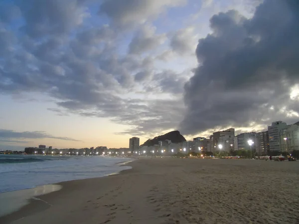 Strand Van Ipanema Rio Janeiro Brazilië Bij Zonsondergang — Stockfoto