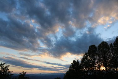 Laurel Park, Kuzey Carolina 'daki özel güverteden dramatik gün batımı