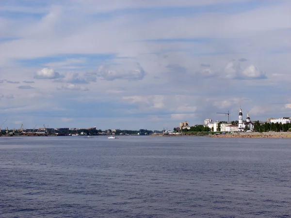 Vista Ciudad Desde Río — Foto de Stock