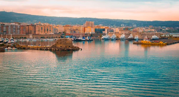 Civitavecchia Limanı, Roma, İtalya.