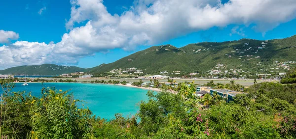 加勒比圣托马斯Charlotte Amalie West翡翠海滩和机场全景景观 — 图库照片
