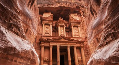 Petra Jordan. Siq 'in Hazine Bakış Alanı.