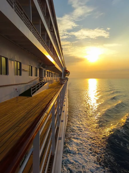 Vista Mar Com Pôr Sol Bonito Romântico Navio Cruzeiro — Fotografia de Stock