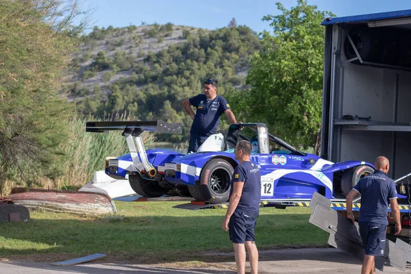 Skradin Croácia Junho 2020 Fórmula Carro Corrida Sendo Levantado Caminhão — Fotografia de Stock