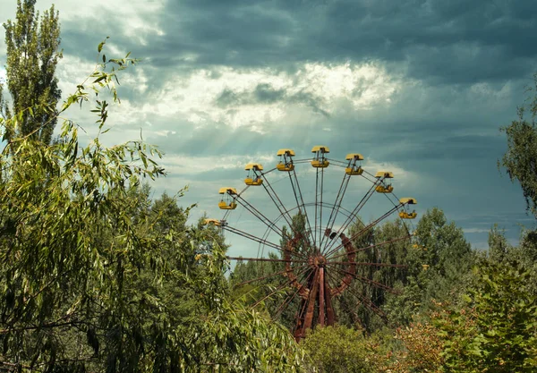 Iconic Ferris Wheel Town Pripyat Abandoned Chernobyl Exclusion Zone Seen — Stock Photo, Image