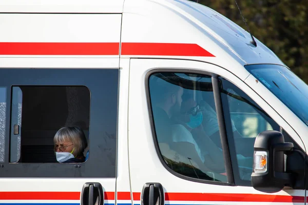 Split Croatia September 2020 Weißer Krankenwagen Von Der Seite Gesehen — Stockfoto