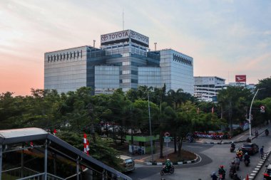 Jakarta / Endonezya - 3 Ağustos 2020. Toyota Genel Merkezi binası Sunter North Jakarta 'da yer almaktadır..