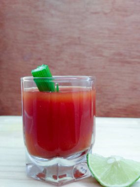 Meksika geleneksel alkol içeceği Sangrita.