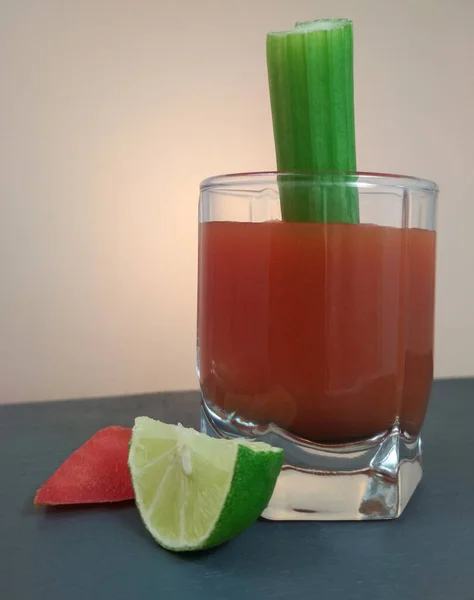 Αληθινό Bloody Mary Cocktail Λεμόνι Και Ντομάτα — Φωτογραφία Αρχείου