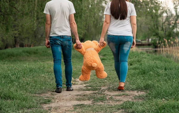 Beautiful Brunette Pregnant Woman White Shirts Her Husband Pregnant Woman — Stock Photo, Image