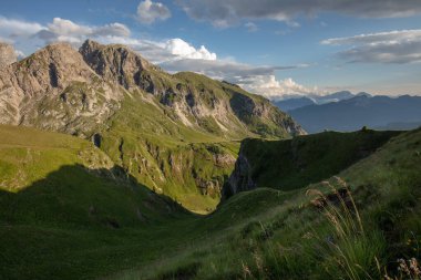 Passo Giau Dolomites İtalya Alpler 'in güzel sahnesinde